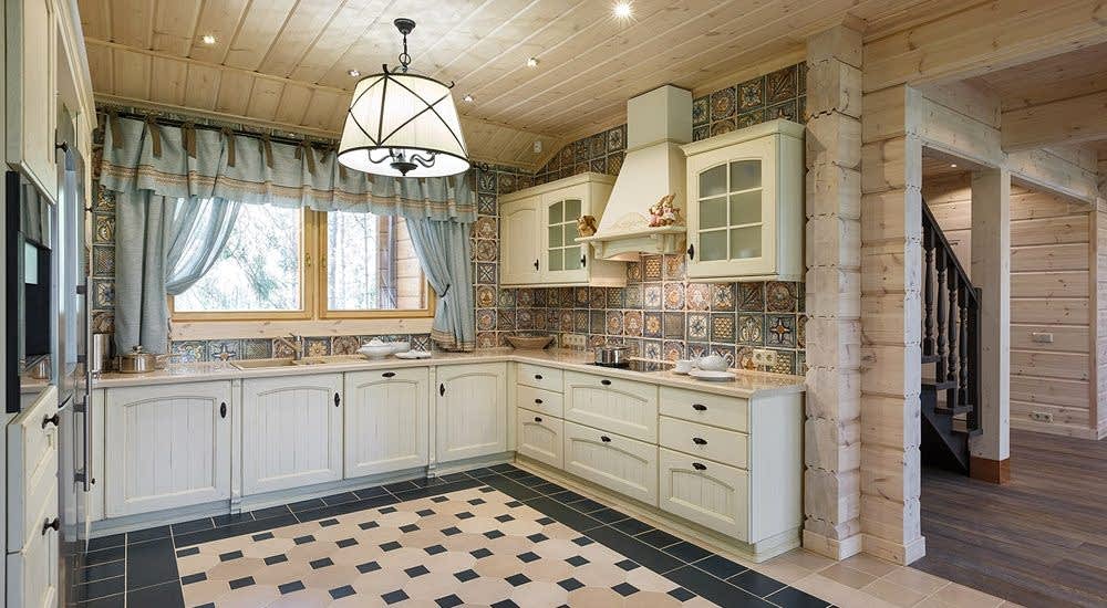 Легкие занавески на кухне