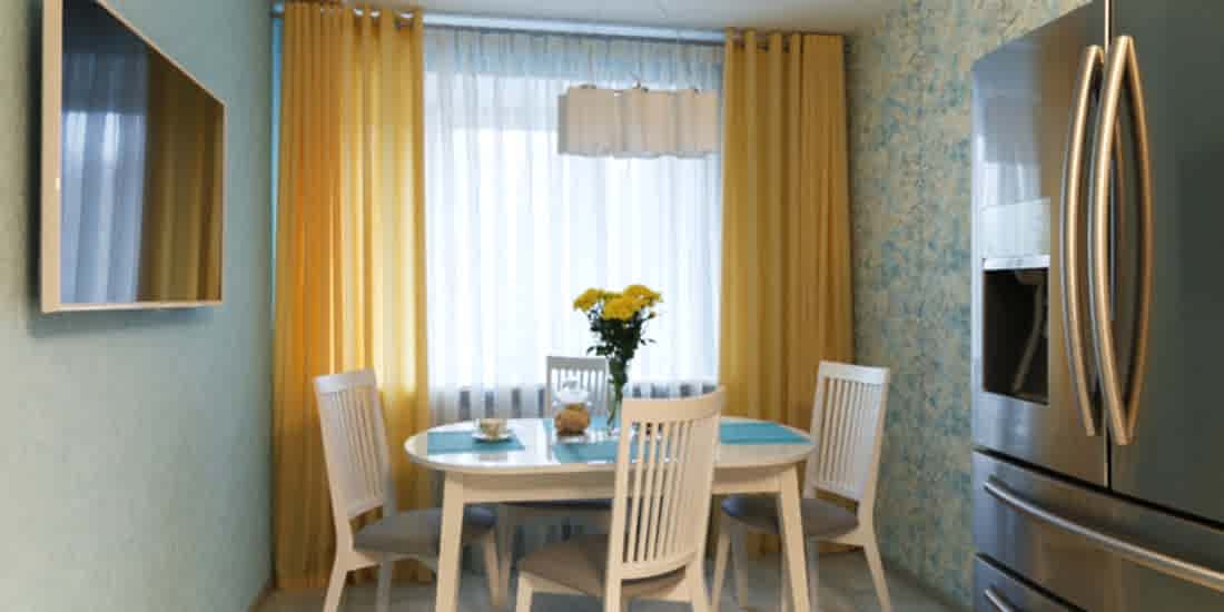 Желтые шторы на кухне