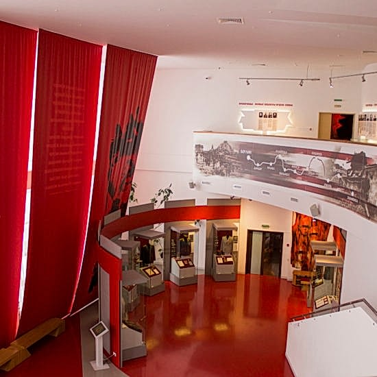 ткань компании Creation Baumann c алюминиевым напылением